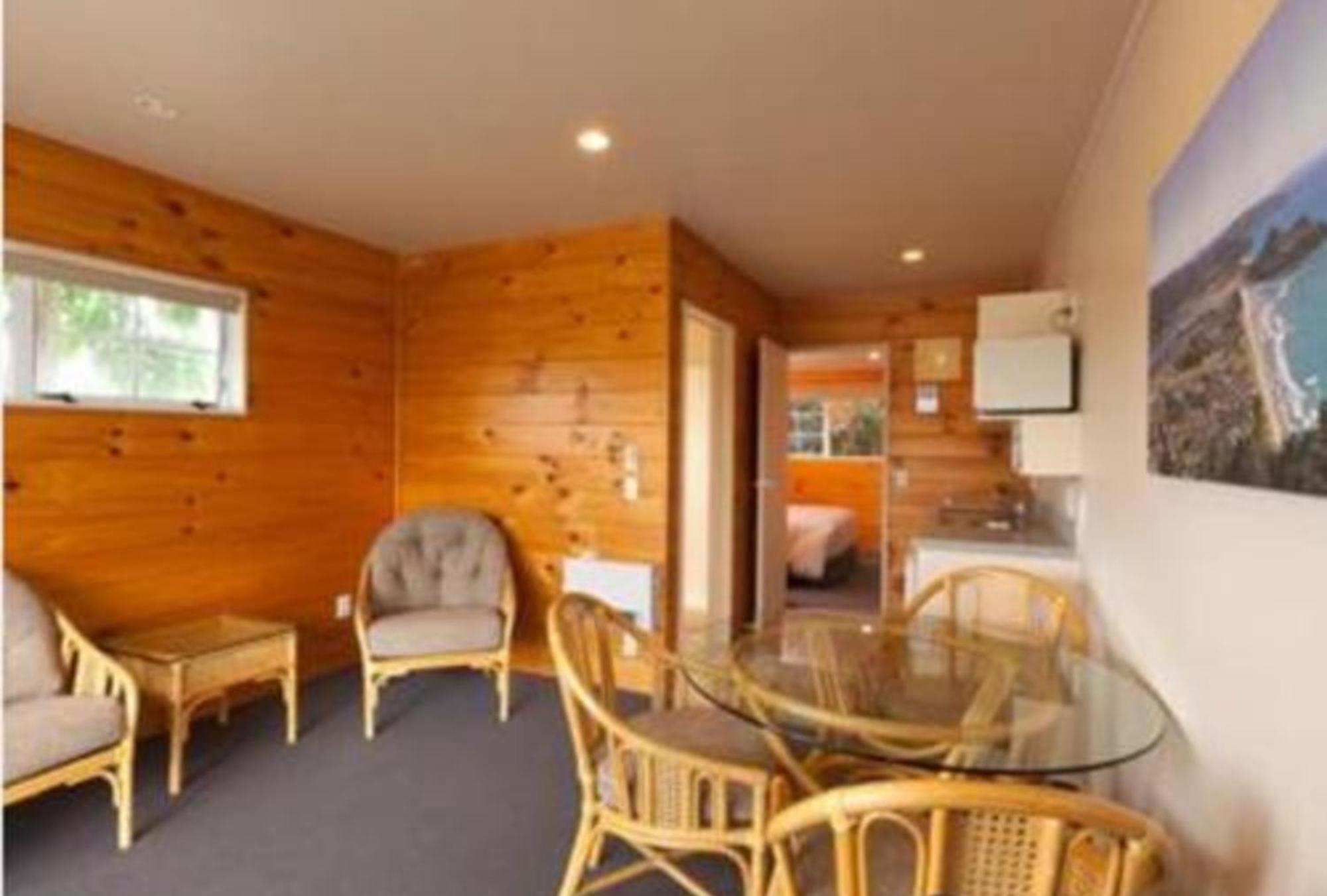 Pauanui Pines Motor Lodge Oda fotoğraf