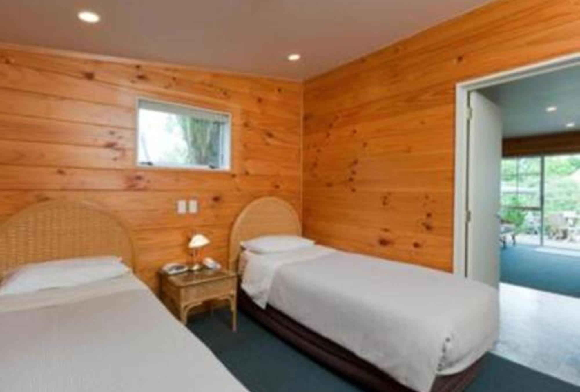 Pauanui Pines Motor Lodge Oda fotoğraf