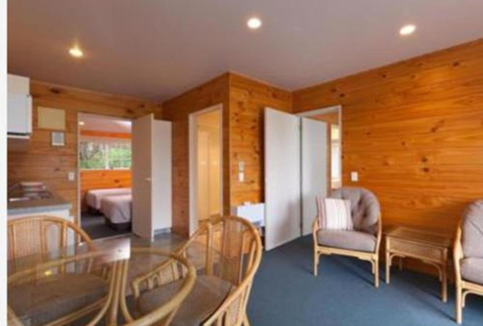 Pauanui Pines Motor Lodge Oda fotoğraf
