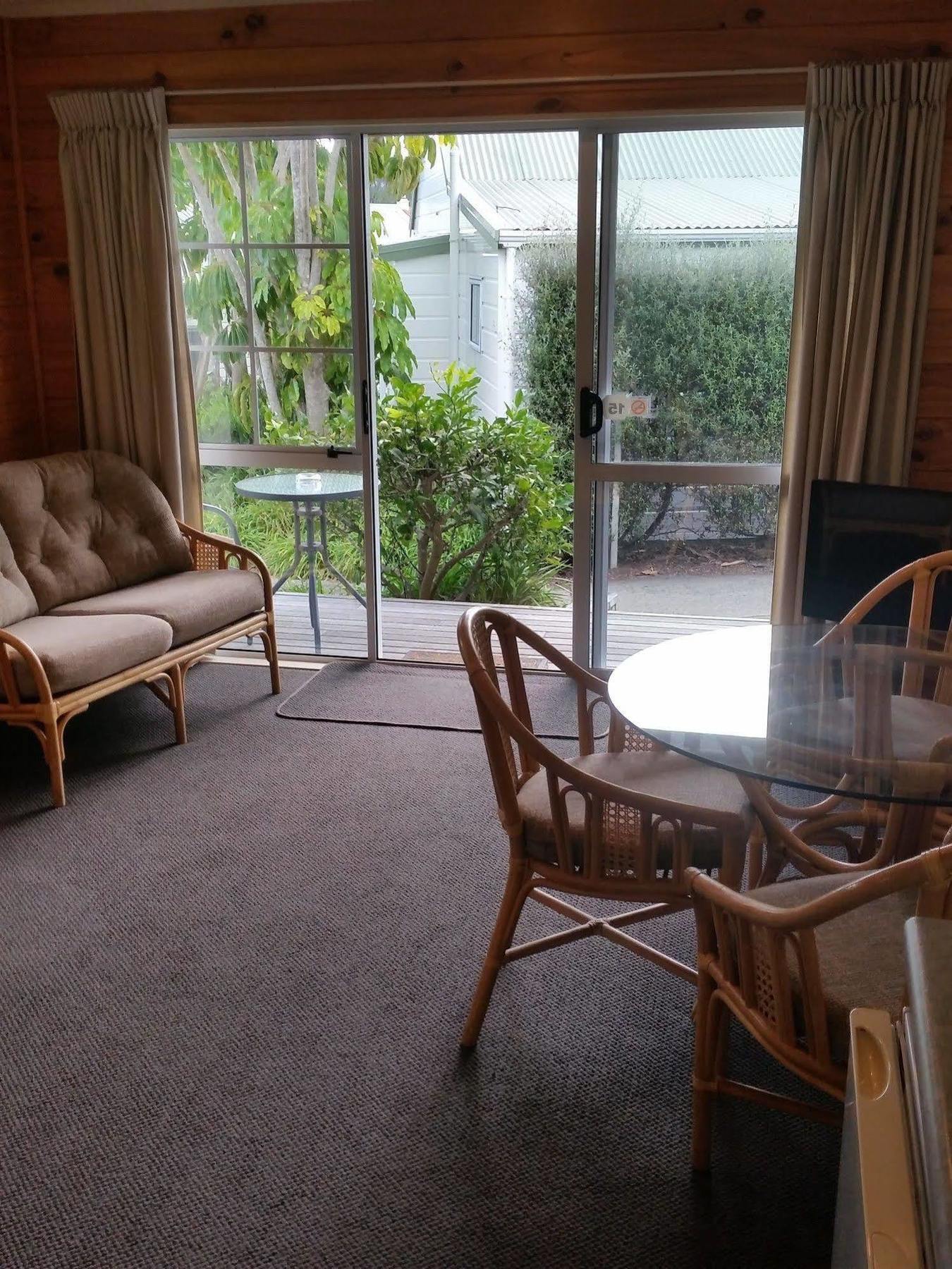 Pauanui Pines Motor Lodge Dış mekan fotoğraf